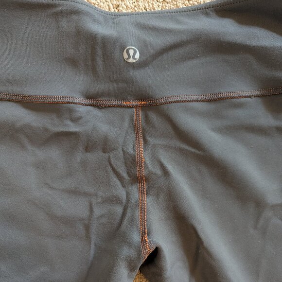 Lululemon Wunder Under Low-Rise 1/2 Tight Full-On Luxtreme 17" - Reversible - 8 - Picture 4 of 10